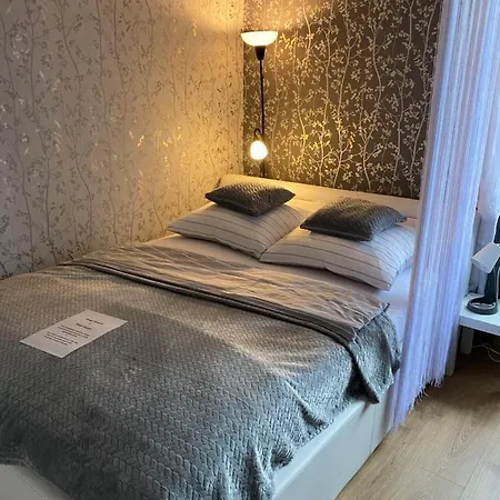 Czytelnia - Parking Gratis Apartman Poznań